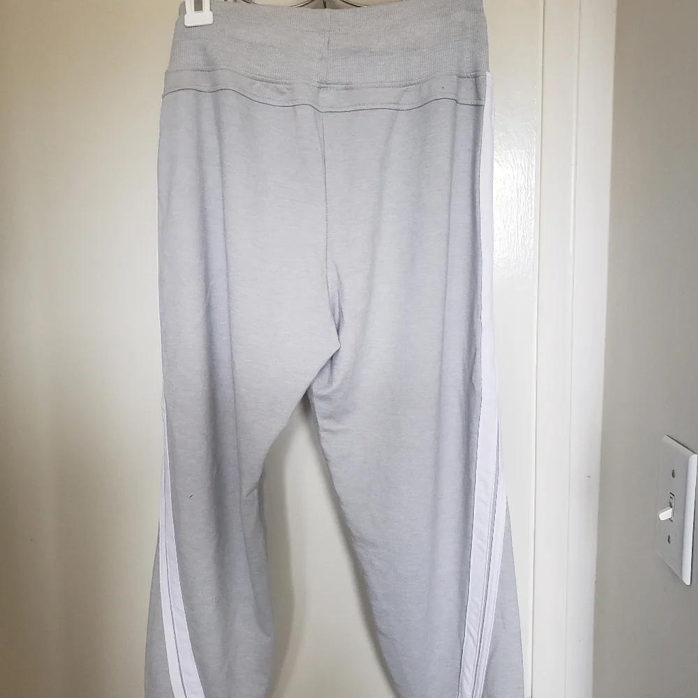 Joggers - Picture 2 of 4